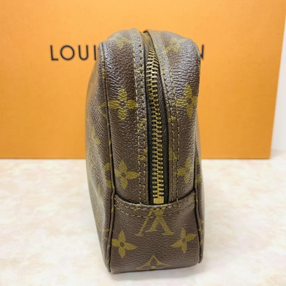 💋Authentic Louis Vuitton Trousse 23 - Picture 13 of 16